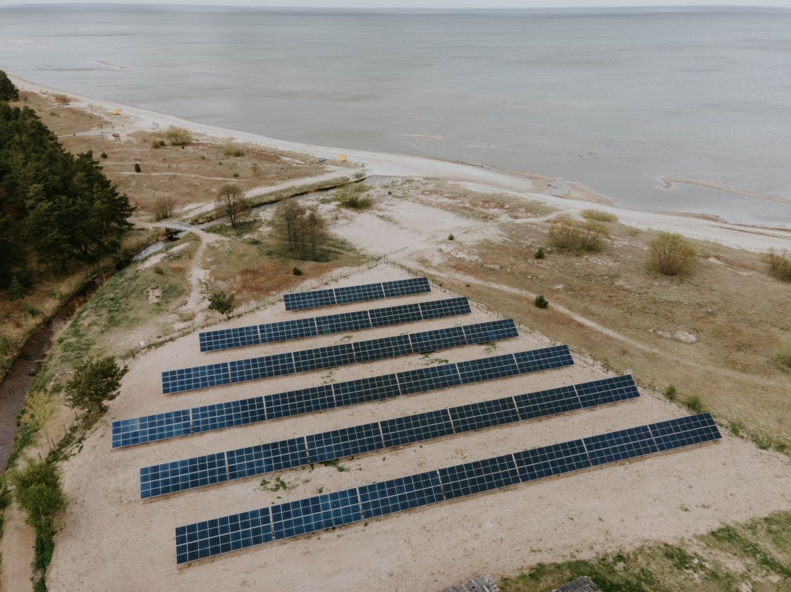 Unikāls saules paneļu parks Rīgas līča krastā